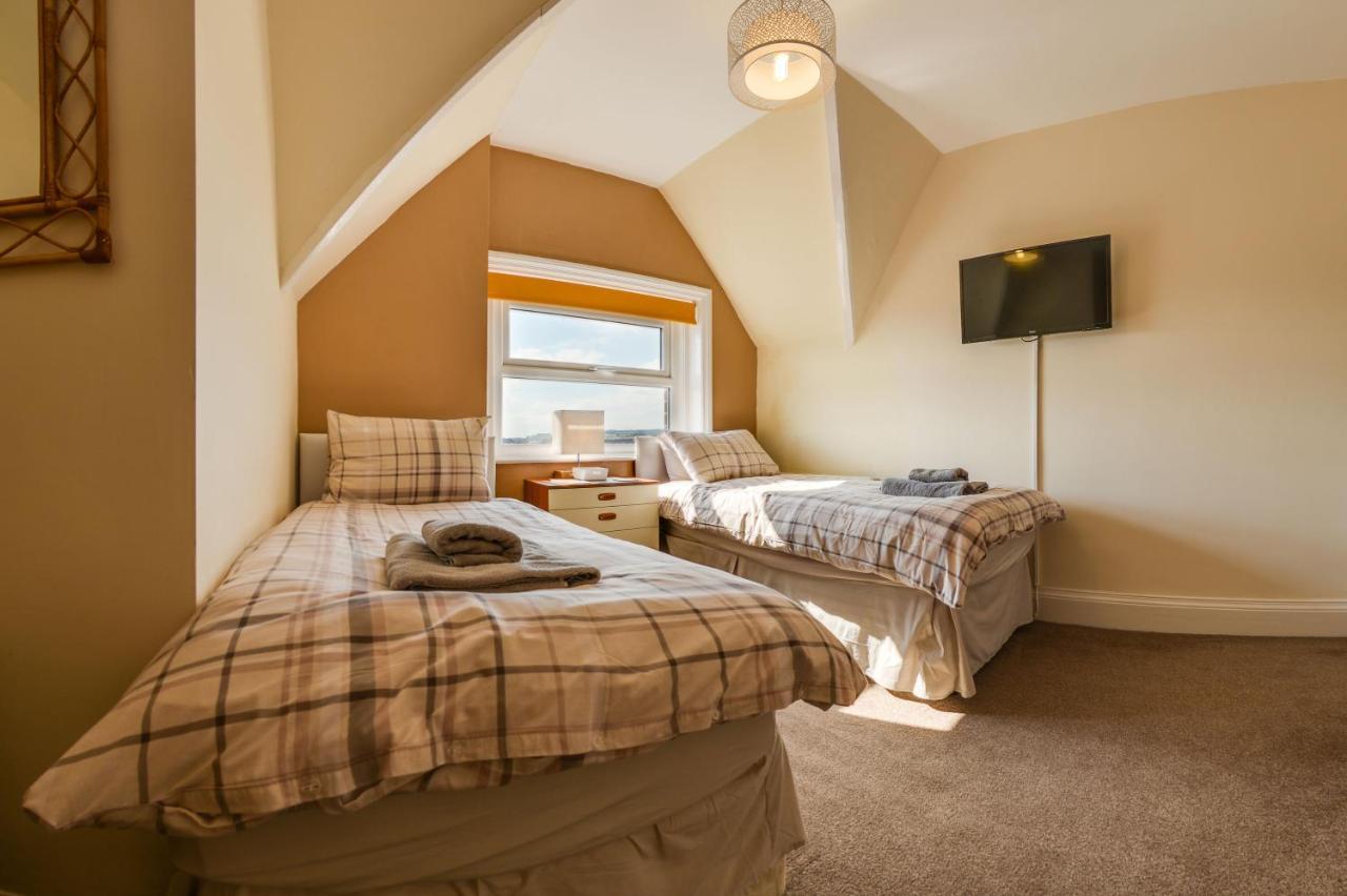 The Whitby Prospect, 2 Bed Apartment With Stunning Views, 2 Mins From Beach エクステリア 写真